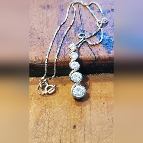 THL Sterling CZ Diamond pendant & Chain - Picture 10 of 12